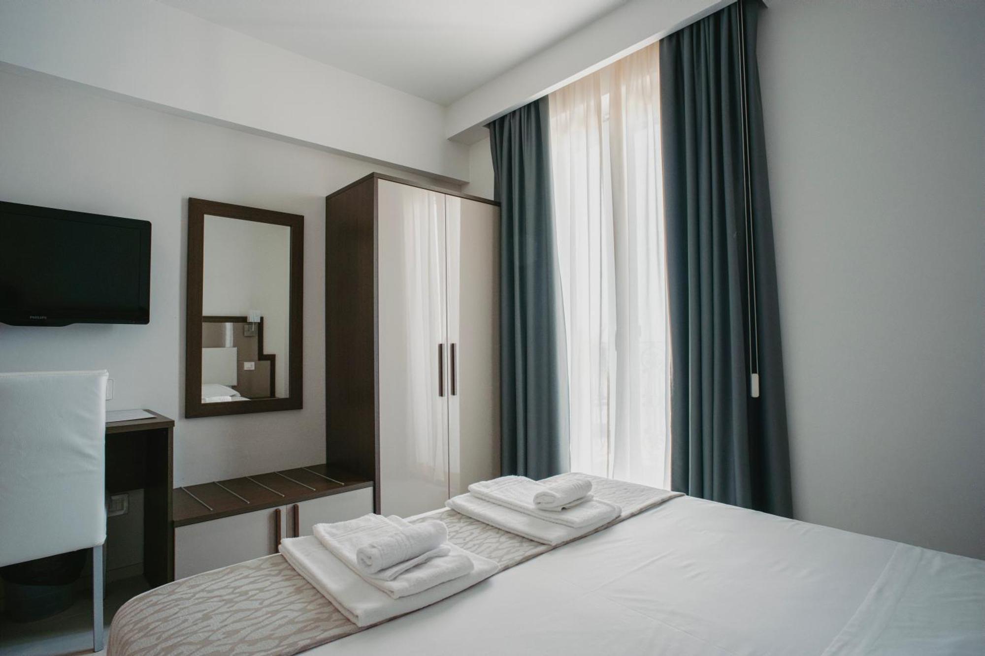 Hotel Baia Marina คูปรา มาริตติมา ภายนอก รูปภาพ