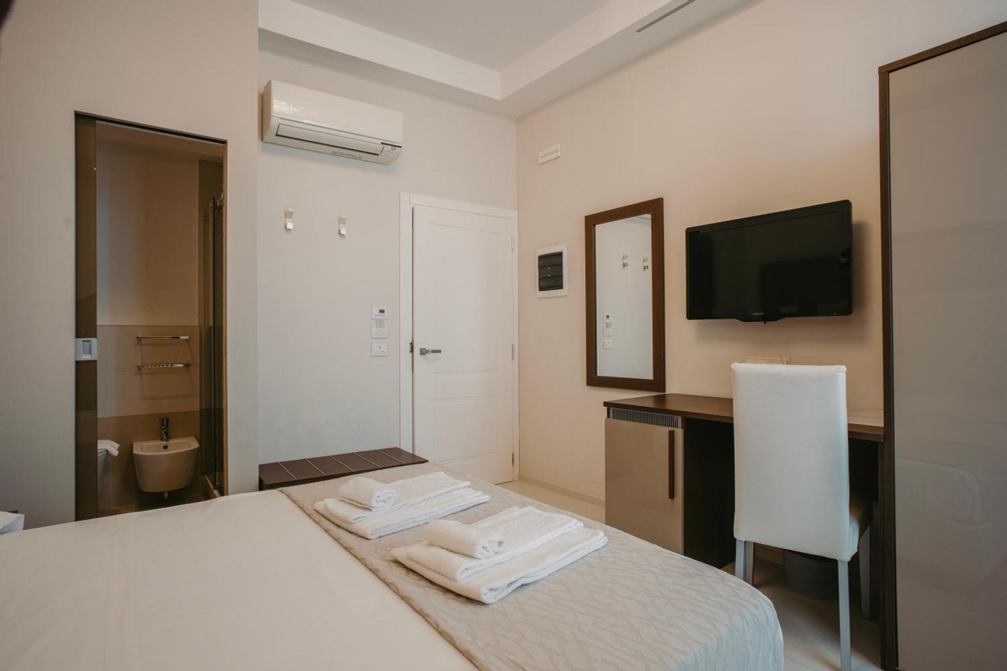 Hotel Baia Marina คูปรา มาริตติมา ภายนอก รูปภาพ
