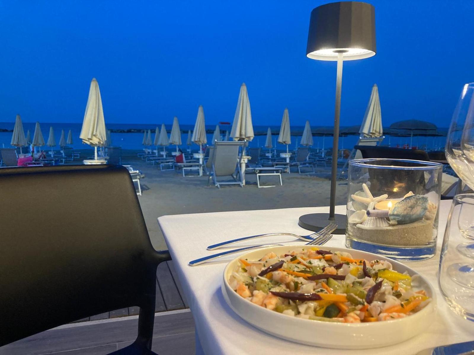 Hotel Baia Marina คูปรา มาริตติมา ภายนอก รูปภาพ