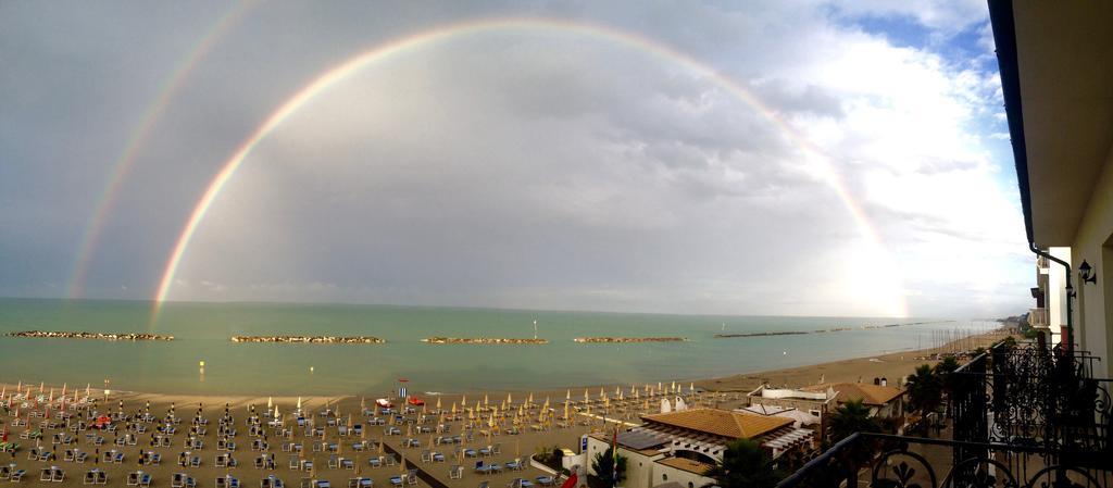 Hotel Baia Marina คูปรา มาริตติมา ภายนอก รูปภาพ
